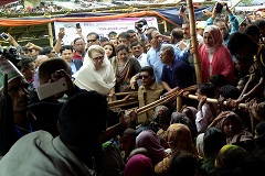 লাখ লাখ রোহিঙ্গাদের দীর্ঘদিন রাখা সম্ভব নয় : খালেদা জিয়া